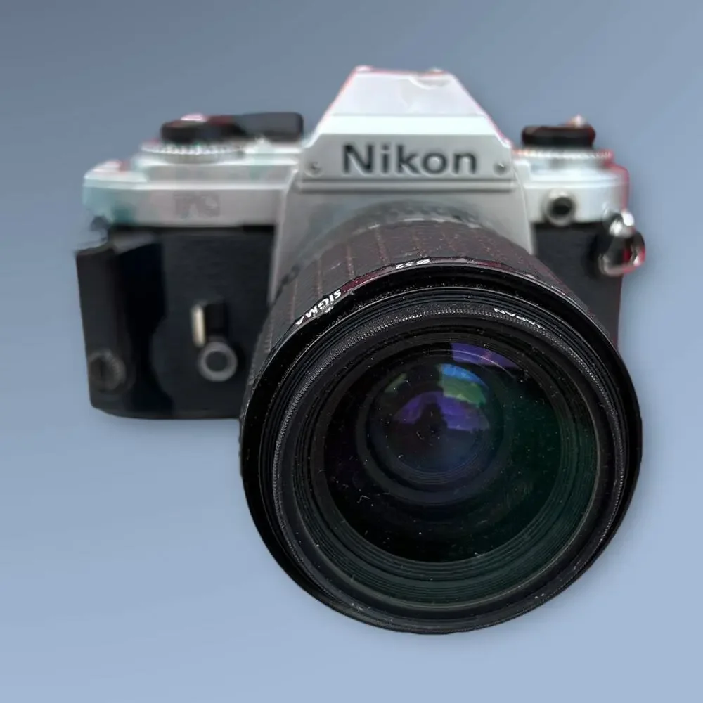 Vintage Nikon FG 35mm SLR Film Camera w Sigma Master Zoom Lens 35-70mm f 2.8-4